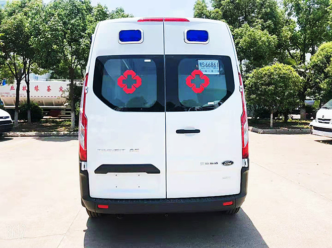福特全順V362中軸柴油版負(fù)壓救護(hù)車