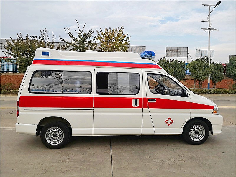 金杯新快運高頂救護(hù)車