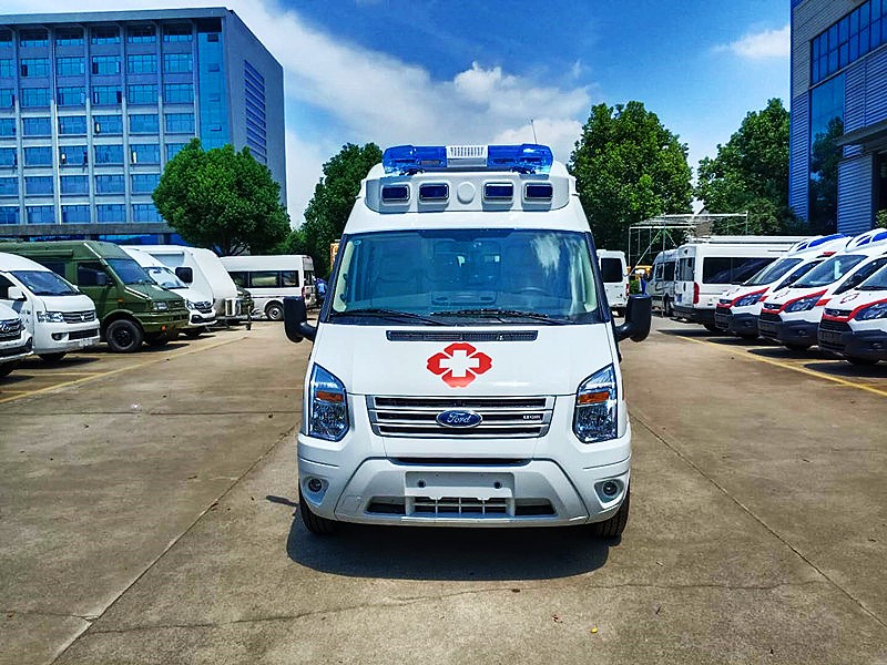 福特新時(shí)代長(zhǎng)軸高頂救護(hù)車
