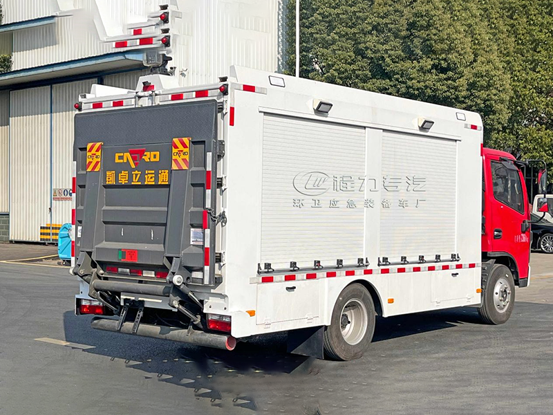 東風(fēng)小多利卡裝備車