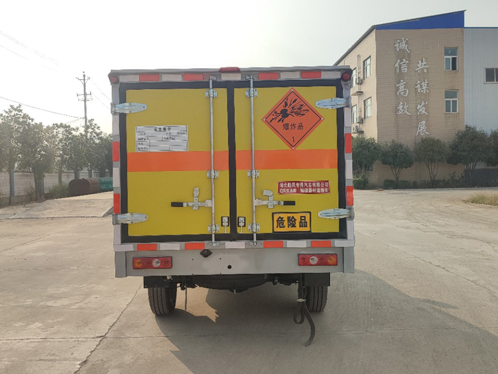 東風皮卡爆破器材運輸車