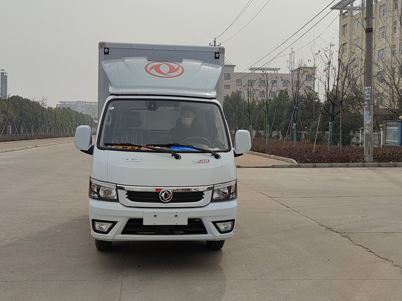 東風(fēng)途逸易燃液體（汽油）廂式運輸車