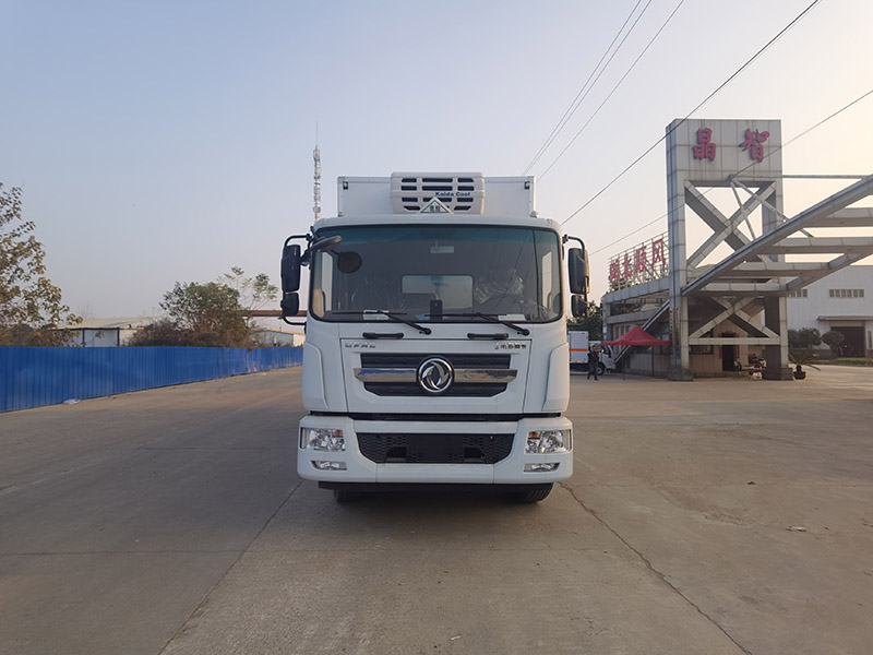 多利卡D9黃牌醫(yī)療廢物轉(zhuǎn)運(yùn)車