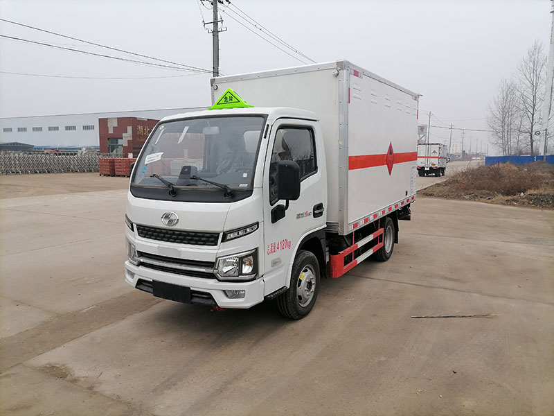 躍進(jìn)柴油危險(xiǎn)品廂式車