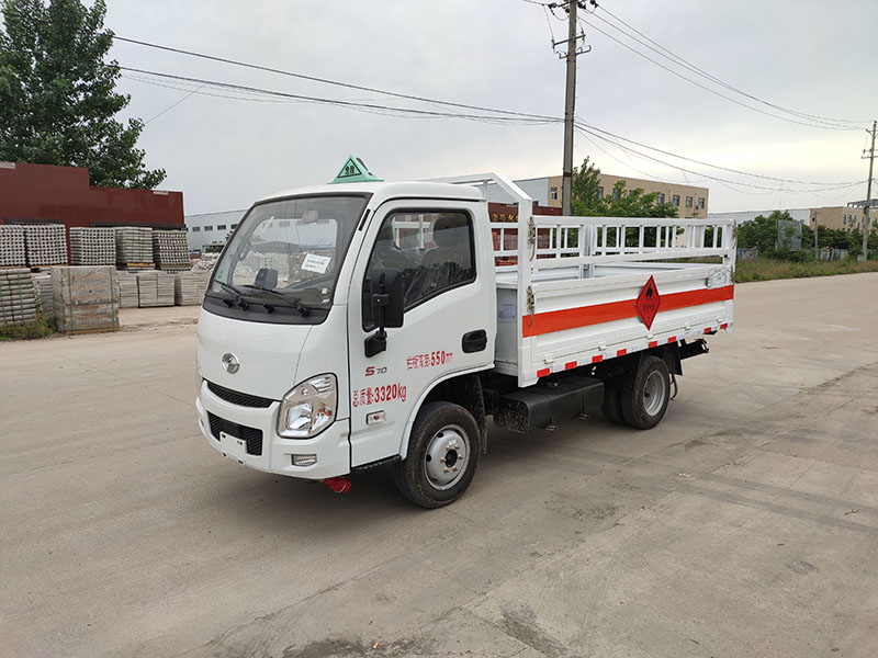 躍進(jìn)汽油后雙輪氣瓶運(yùn)輸車